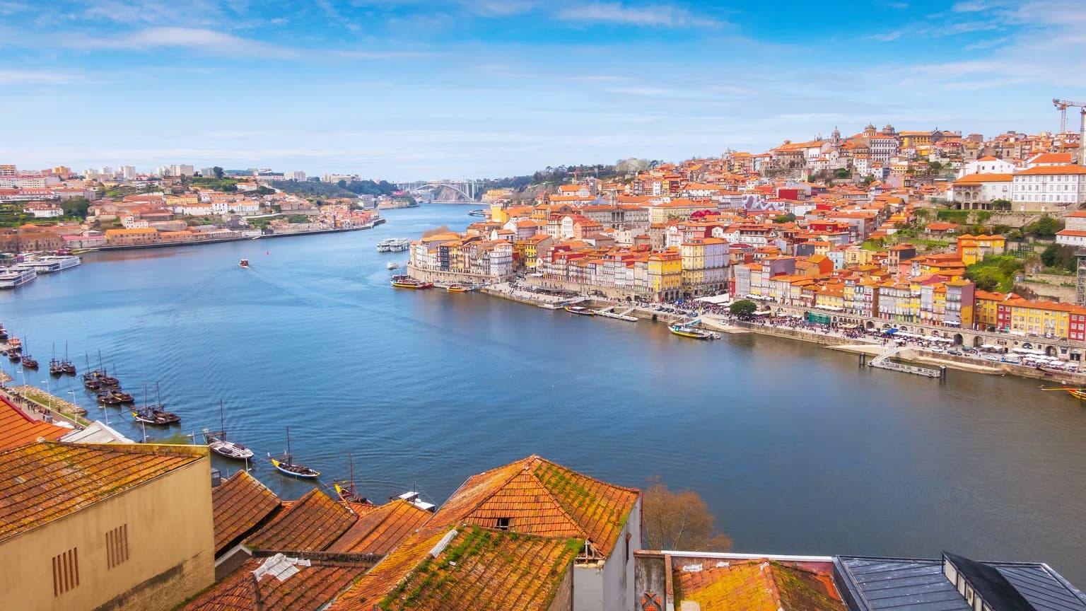 portugal-golden-visa-bitcoin-884933140