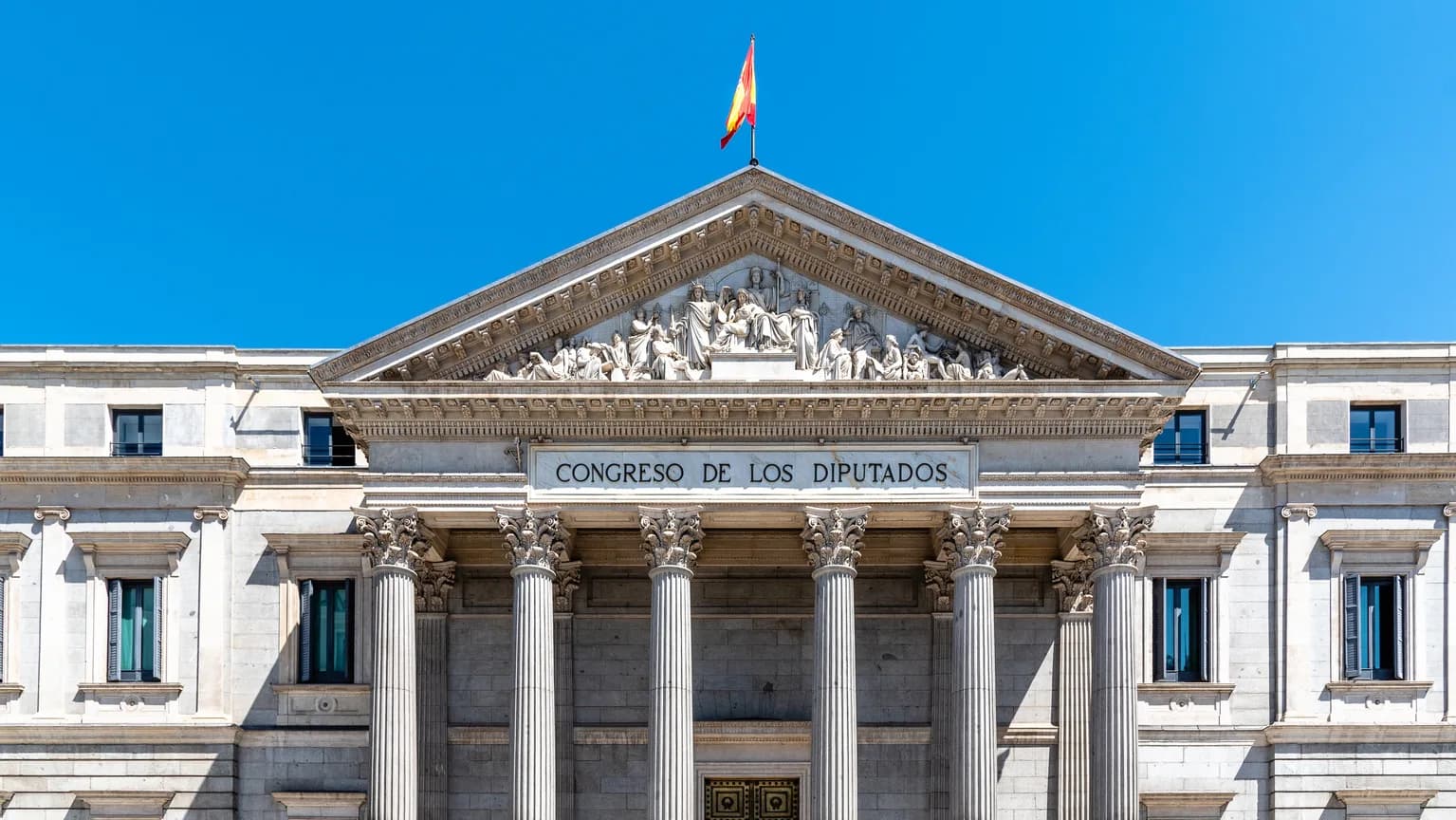 spain-ends-golden-visa-430101673