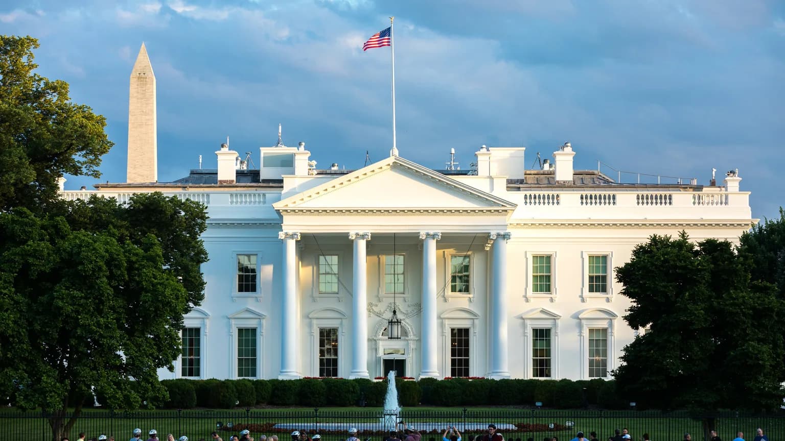 trump-order-abolished-transgender-rights-380460666